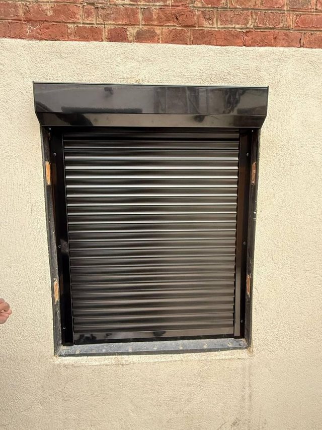 Remplacement de monobloc filaire et pose de grille de défense à Courbevoie